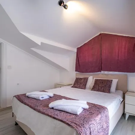 Modern Chic 4-bedroom With Private Pool And Garden In Hisaronu