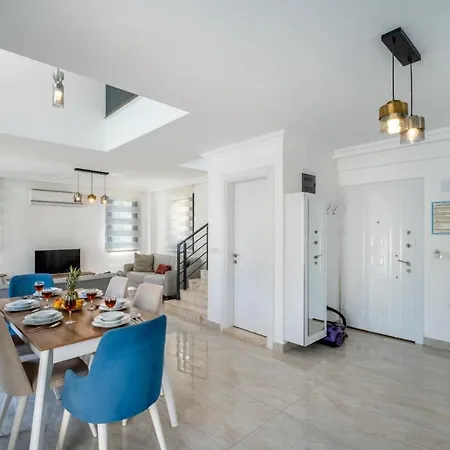 Villa Modern Chic 4-bedroom With Private Pool And Garden In Hisaronu *