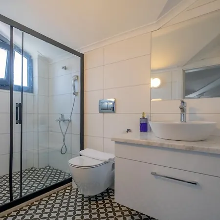 Villa Modern Chic 4-bedroom With Private Pool And Garden In Hisaronu *