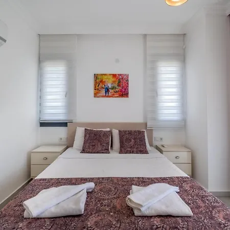 Modern Chic 4-bedroom With Private Pool And Garden In Hisaronu Villa