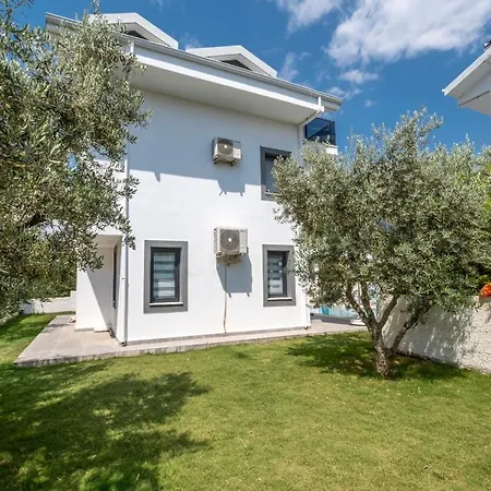 Modern Chic 4-bedroom With Private Pool And Garden In Hisaronu * Fethiye