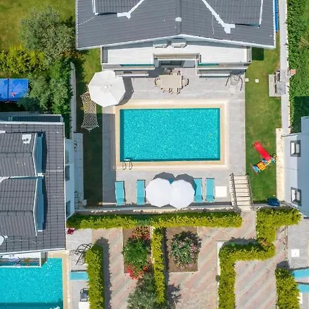 Villa Modern Chic 4-bedroom With Private Pool And Garden In Hisaronu Fethiye