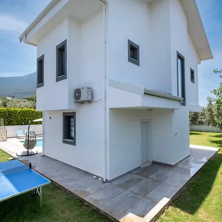 Modern Chic 4-bedroom With Private Pool And Garden In Hisaronu * Fethiye
