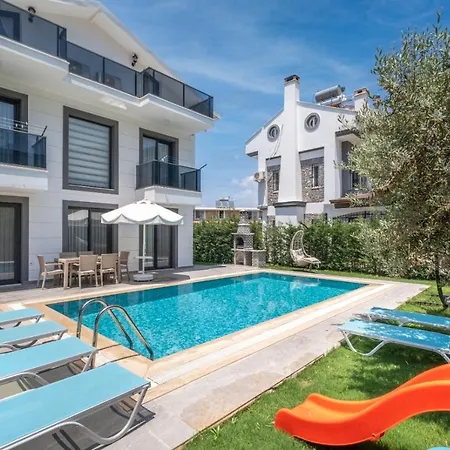 Villa Modern Chic 4-bedroom With Private Pool And Garden In Hisaronu Fethiye